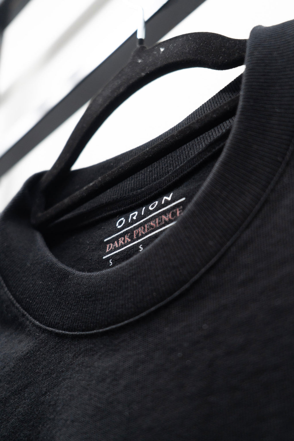 PLAYERA PREMIUM DARK PRESENCE