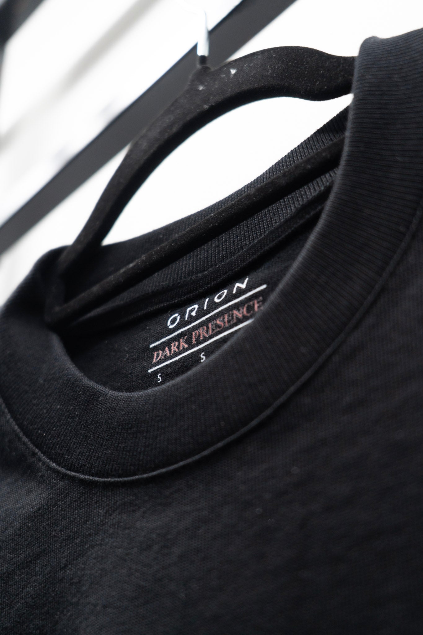 PLAYERA PREMIUM DARK PRESENCE